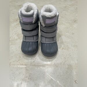 Cat & Jack size 9 boots
